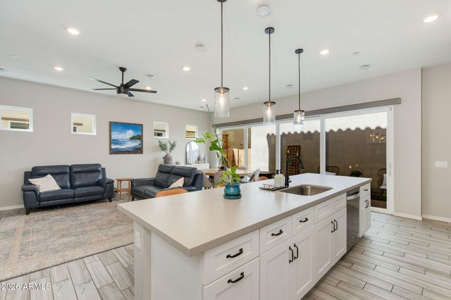 169 E BALSAM Drive, Chandler, AZ 85286
