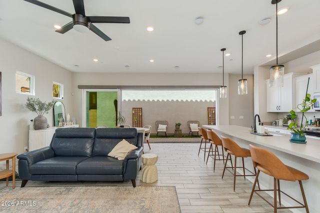 169 E BALSAM Drive, Chandler, AZ 85286