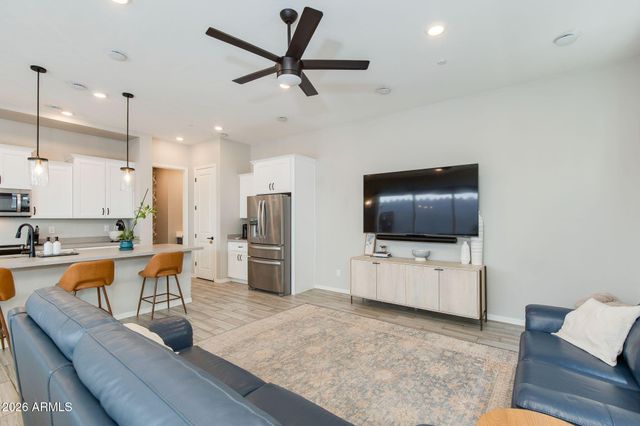 169 E BALSAM Drive, Chandler, AZ 85286