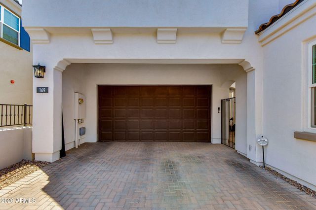 169 E BALSAM Drive, Chandler, AZ 85286