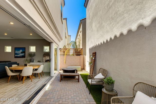 169 E BALSAM Drive, Chandler, AZ 85286