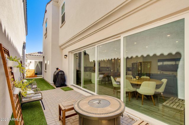 169 E BALSAM Drive, Chandler, AZ 85286
