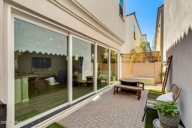 169 E BALSAM Drive, Chandler, AZ 85286
