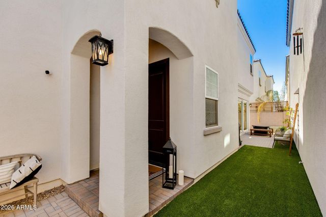 169 E BALSAM Drive, Chandler, AZ 85286