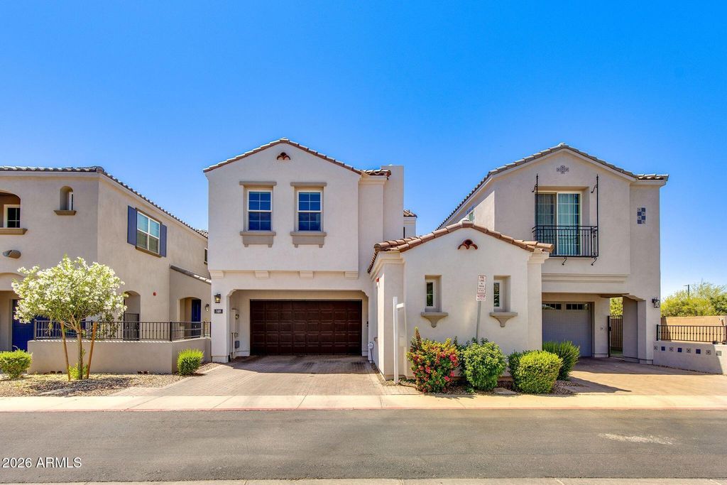 169 E BALSAM Drive, Chandler, AZ 85286