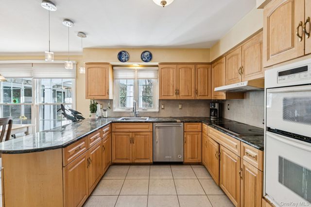 2 Three Pond Road, Smithtown, NY 11787