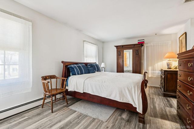 2 Three Pond Road, Smithtown, NY 11787