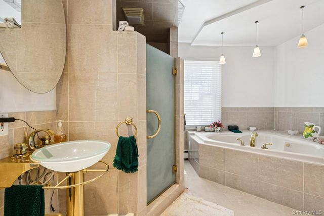 2 Three Pond Road, Smithtown, NY 11787