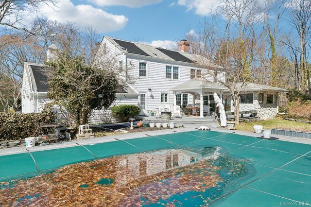 2 Three Pond Road, Smithtown, NY 11787