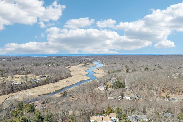 2 Three Pond Road, Smithtown, NY 11787