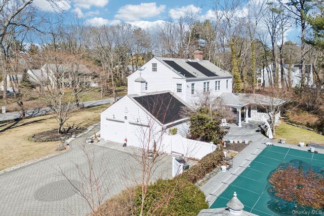 2 Three Pond Road, Smithtown, NY 11787