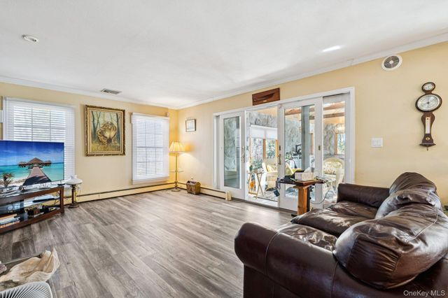 2 Three Pond Road, Smithtown, NY 11787