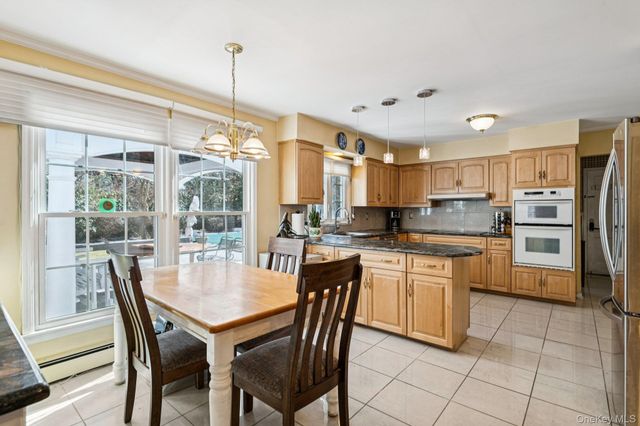 2 Three Pond Road, Smithtown, NY 11787