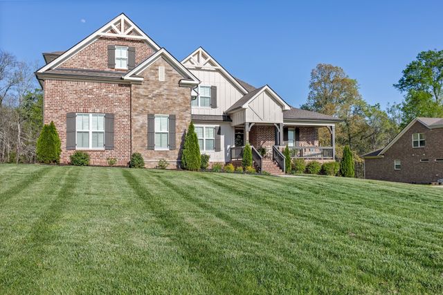 1070 Hideaway Rd, Columbia, TN 38401