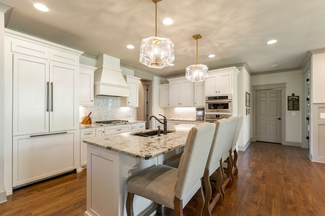 1070 Hideaway Rd, Columbia, TN 38401