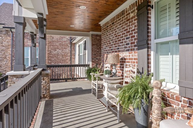 1070 Hideaway Rd, Columbia, TN 38401