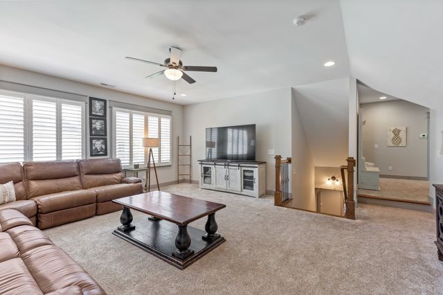 1070 Hideaway Rd, Columbia, TN 38401