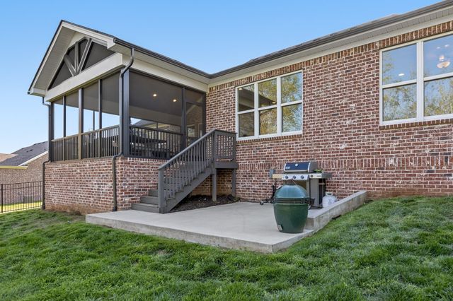 1070 Hideaway Rd, Columbia, TN 38401
