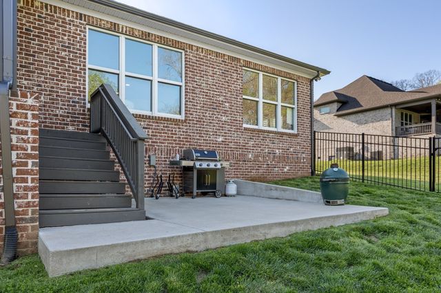 1070 Hideaway Rd, Columbia, TN 38401