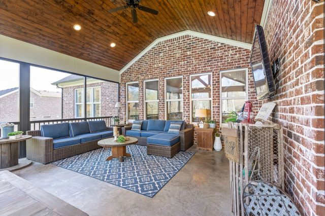 1070 Hideaway Rd, Columbia, TN 38401