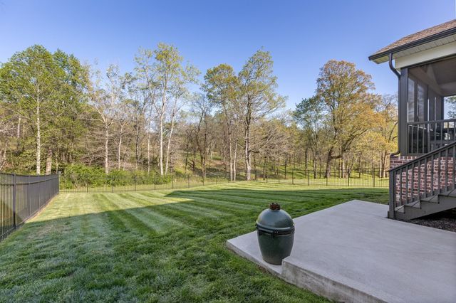 1070 Hideaway Rd, Columbia, TN 38401
