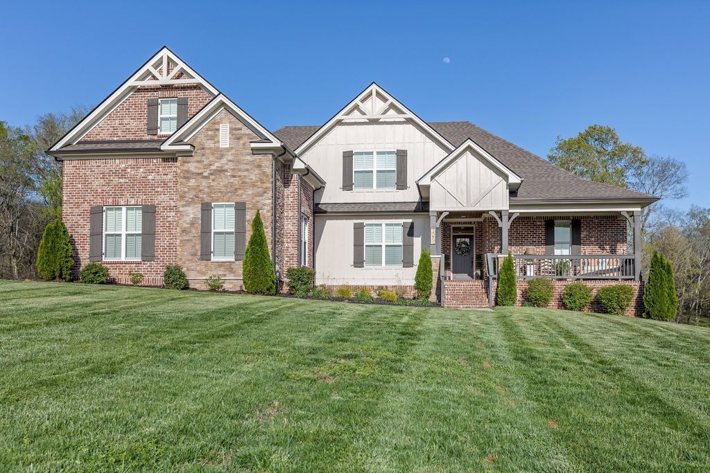 1070 Hideaway Rd, Columbia, TN 38401