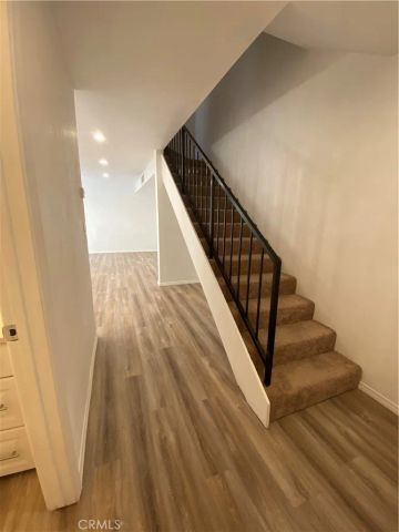 7651 Reseda Blv 5T, Reseda, CA 91335