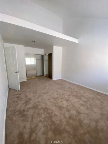 7651 Reseda Blv 5T, Reseda, CA 91335