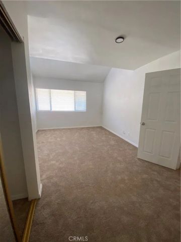 7651 Reseda Blv 5T, Reseda, CA 91335