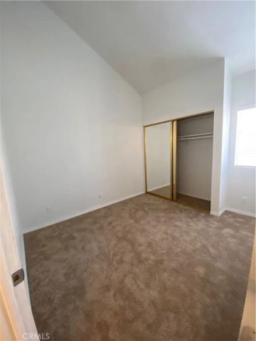 7651 Reseda Blv 5T, Reseda, CA 91335