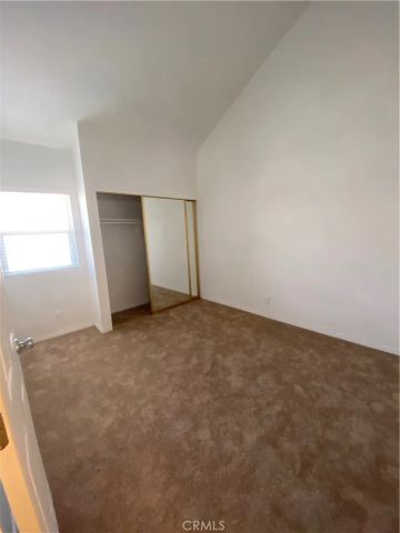 7651 Reseda Blv 5T, Reseda, CA 91335