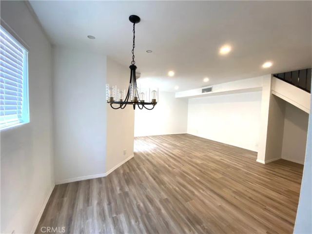 7651 Reseda Blv 5T, Reseda, CA 91335