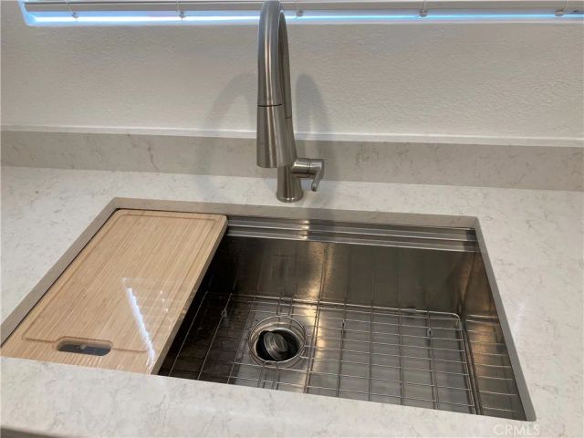 7651 Reseda Blv 5T, Reseda, CA 91335
