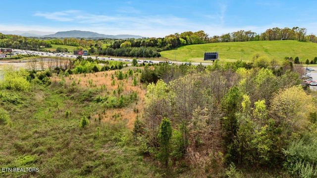 0 Winfield Dunn Pkwy, Kodak, TN 37764
