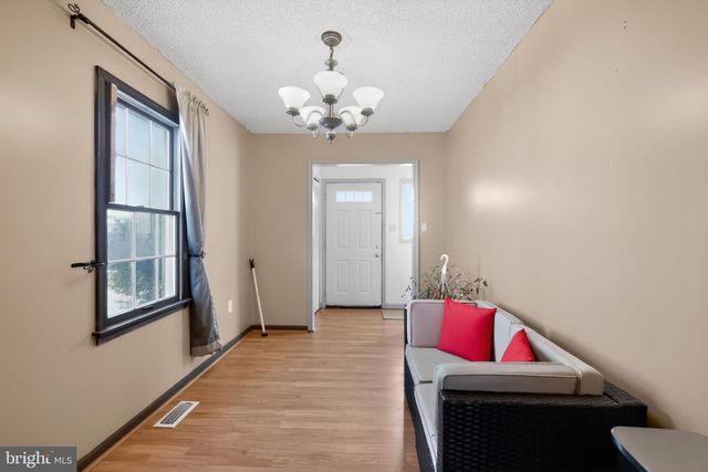 710 PORTER AVE, Martinsburg, WV 25401