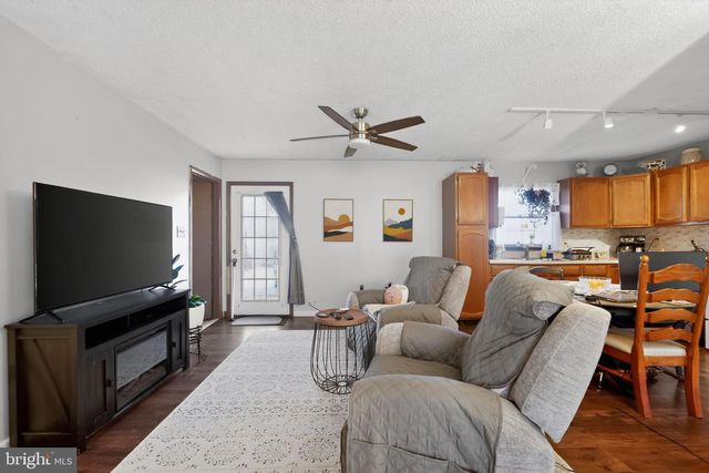 710 PORTER AVE, Martinsburg, WV 25401