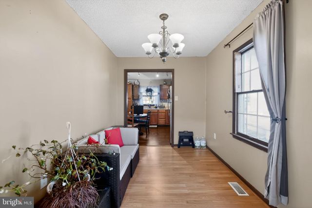 710 PORTER AVE, Martinsburg, WV 25401