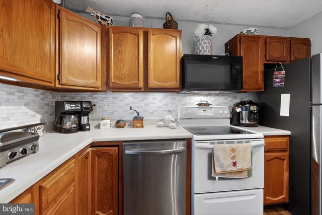 710 PORTER AVE, Martinsburg, WV 25401