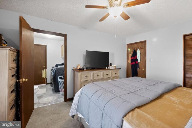 710 PORTER AVE, Martinsburg, WV 25401