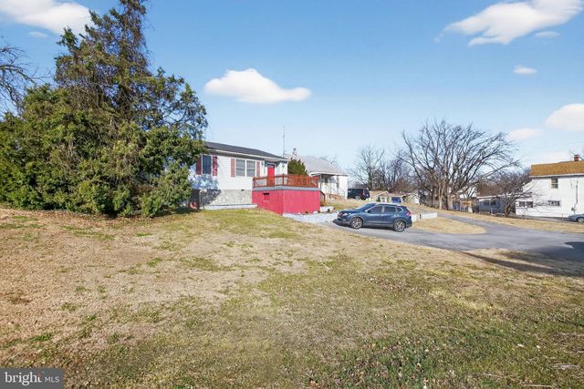 710 PORTER AVE, Martinsburg, WV 25401