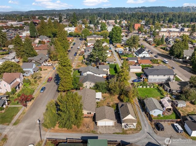 343 4th Street SE, Puyallup, WA 98372