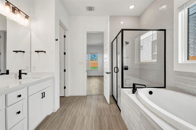 394 Bishop Wood RD, Dripping Springs, TX 78620