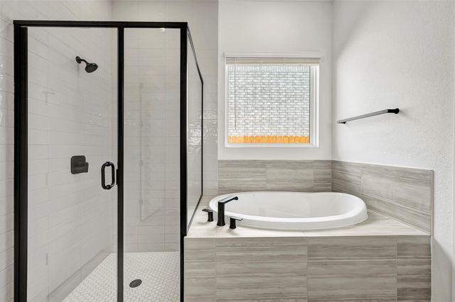 394 Bishop Wood RD, Dripping Springs, TX 78620