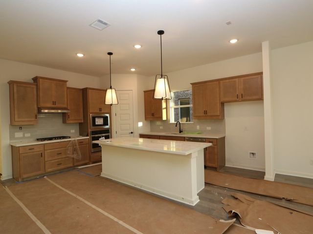 394 Bishop Wood RD, Dripping Springs, TX 78620