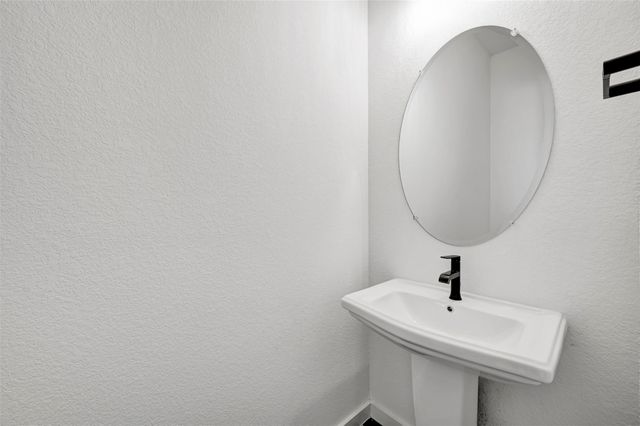 394 Bishop Wood RD, Dripping Springs, TX 78620