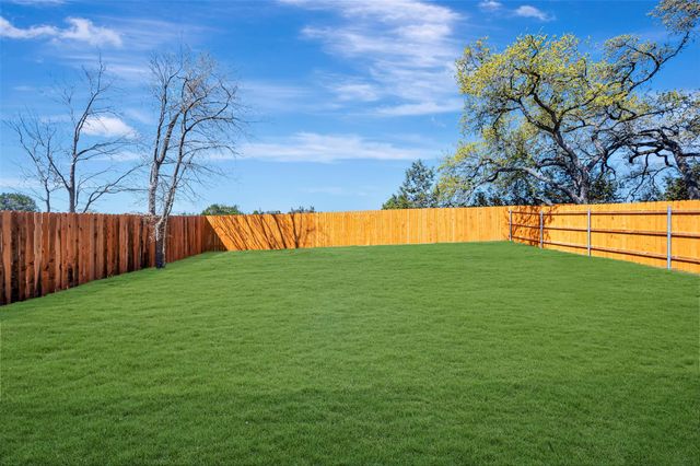 394 Bishop Wood RD, Dripping Springs, TX 78620