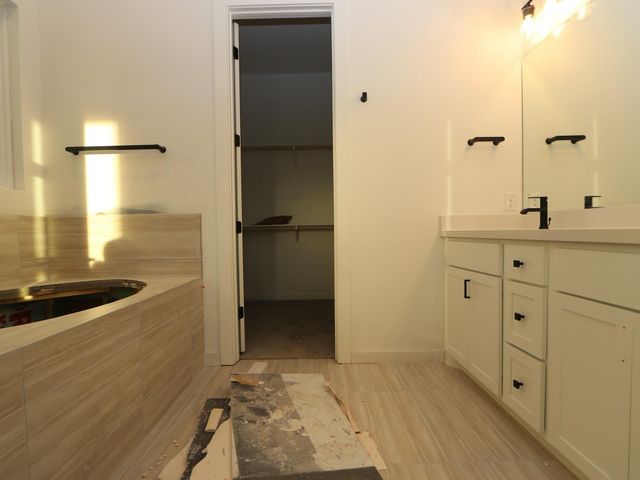 394 Bishop Wood RD, Dripping Springs, TX 78620