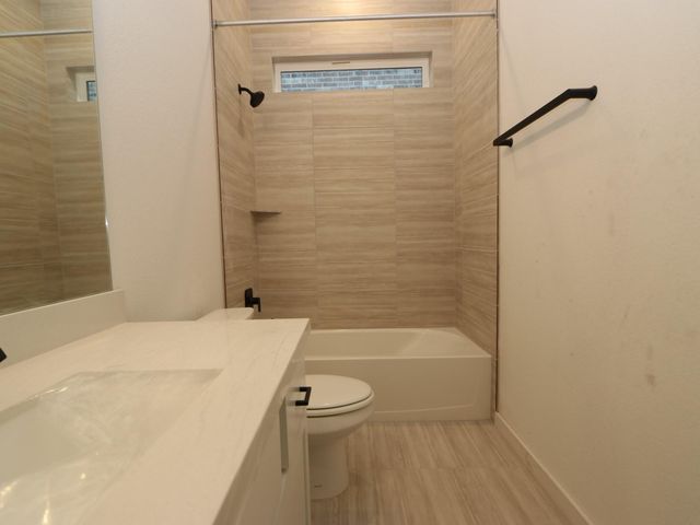 394 Bishop Wood RD, Dripping Springs, TX 78620