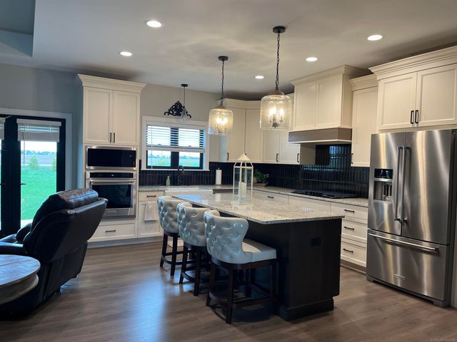 184 N Queens Creek Drive, Frankenmuth, MI 48734
