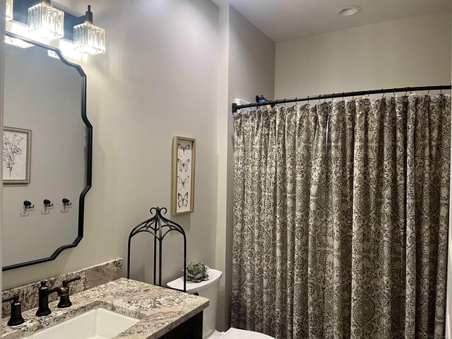 184 N Queens Creek Drive, Frankenmuth, MI 48734